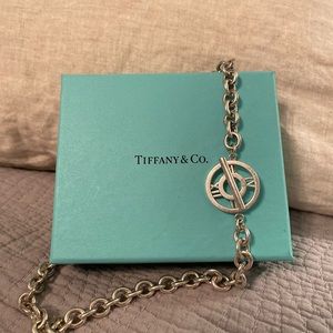 Tiffany & co. Atlas toggle choker.